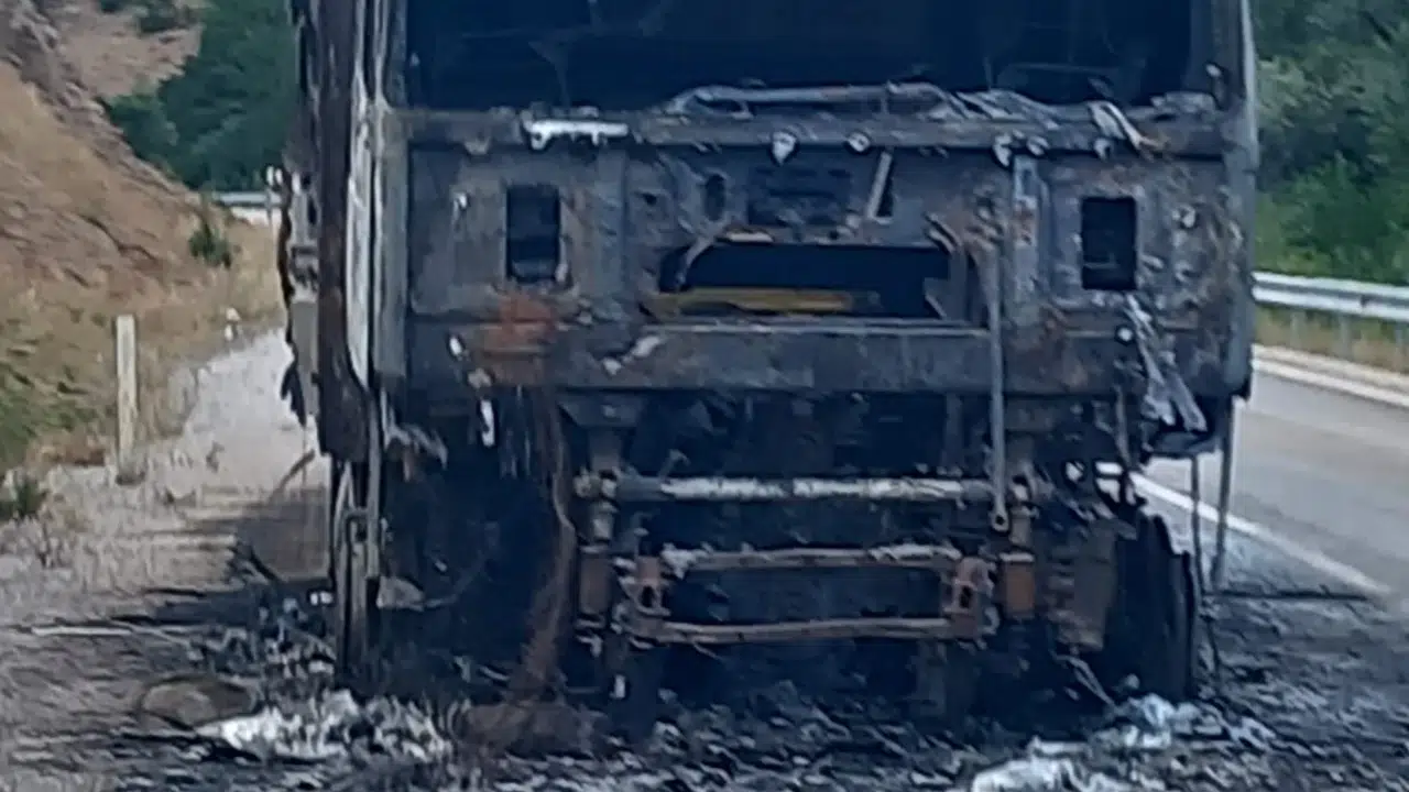 Çekici Alevlere Teslim Oldu #haberi, #haberleri, #Gümüşhane #haber