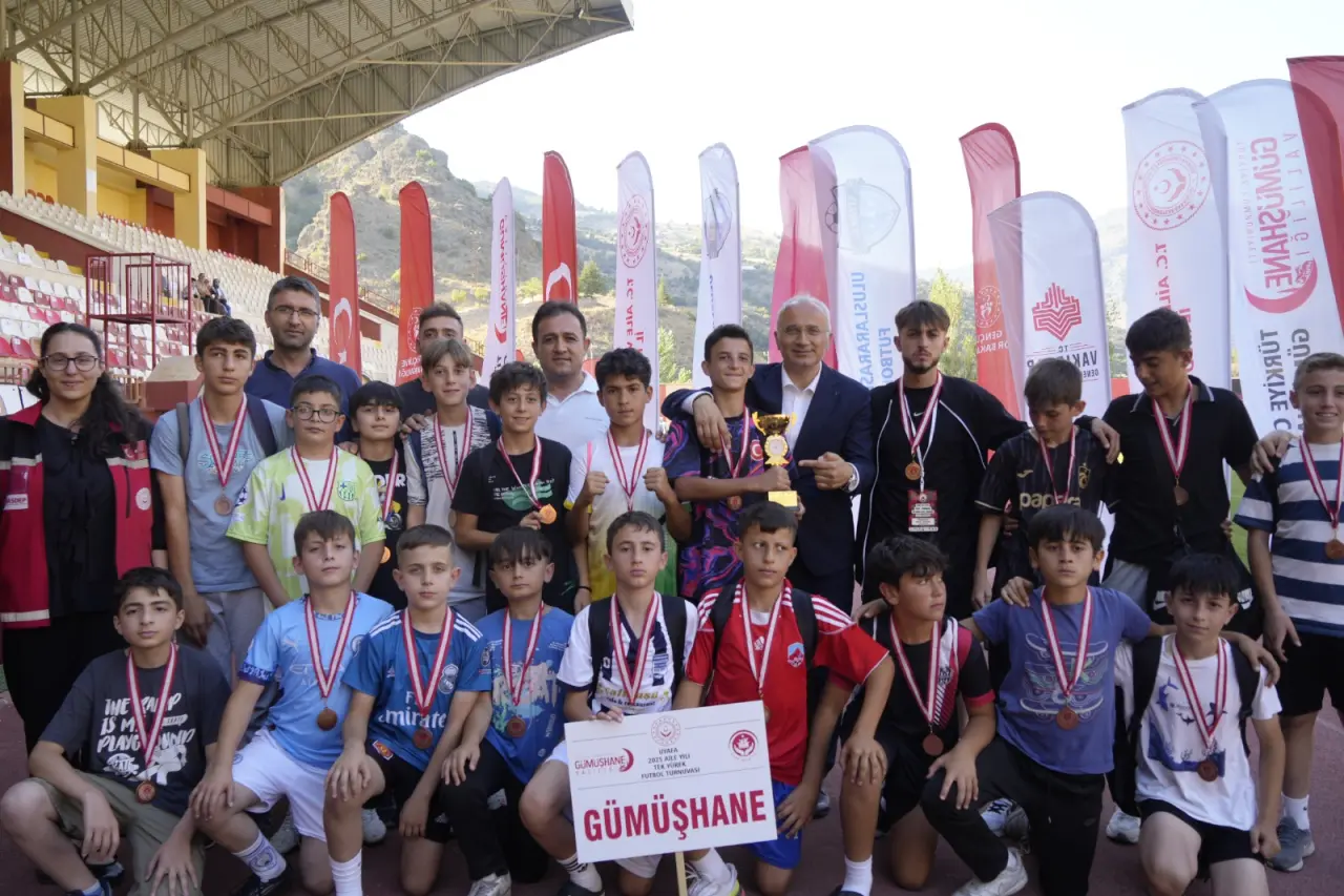 Gümüşhane’de “Aile Yılı” futbol turnuvası sona erdi #haberi, #haberleri, #Gümüşhane #haber