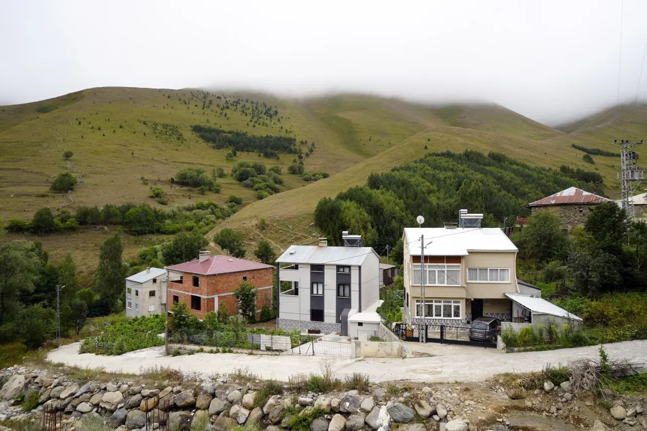 Gümüşhane’de emekli imam kendi imkânlarıyla köyüne 50 bin ağaç dikti #haberi, #haberleri, #Gümüşhane #haber