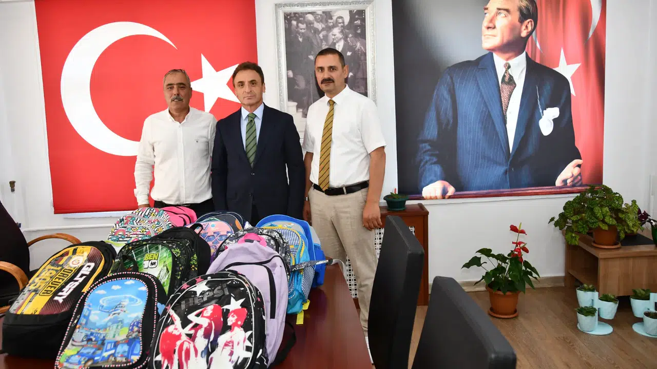 Gümüşhane Erzurumlular Derneği’nden Anlamlı Kırtasiye Bağışı #haberi, #haberleri, #Gümüşhane #haber