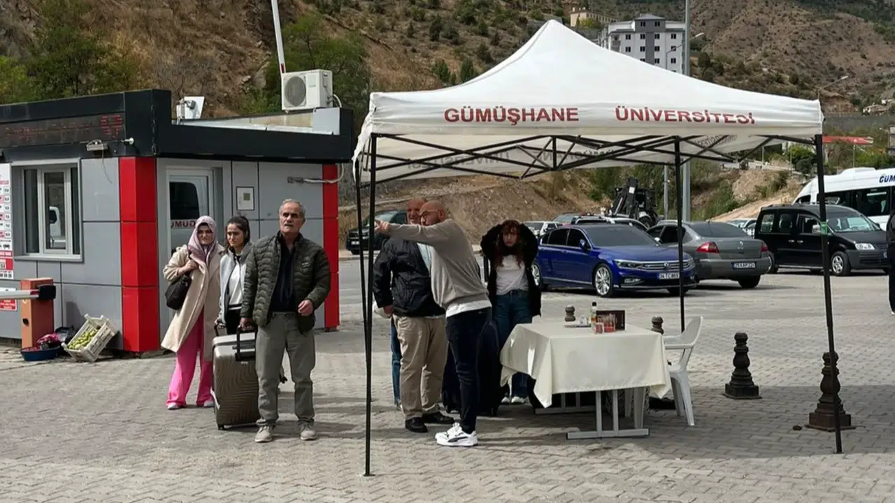 Gümüşhane Üniversitesi Öğrencileri Otogarda Karşılıyor #haberi, #haberleri, #Gümüşhane #haber