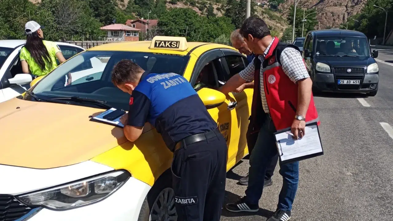 Zabıta taksi ve dolmuş denetimlerini sıklaştırdı #haberi, #haberleri, #Gümüşhane #haber
