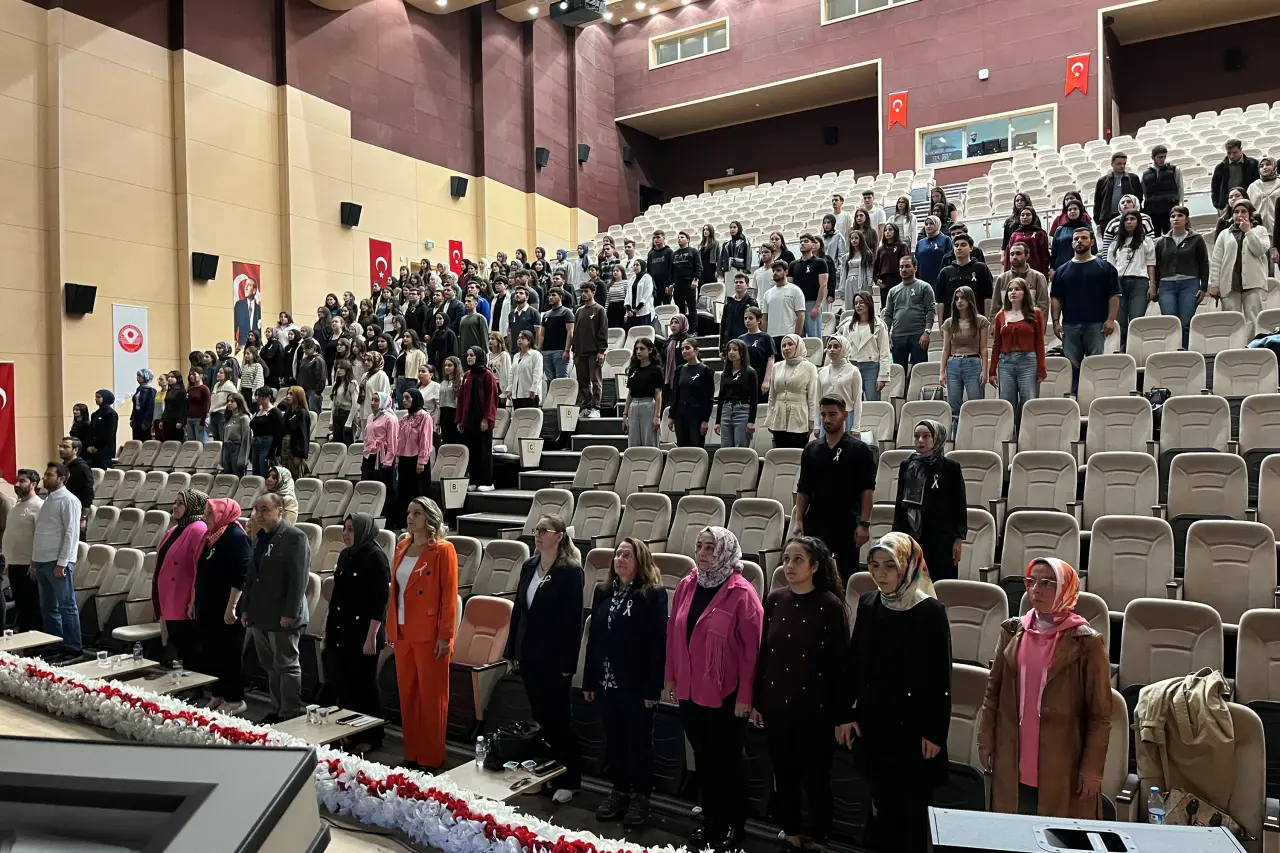 GÜ’de Pembe Farkındalık etkinliği