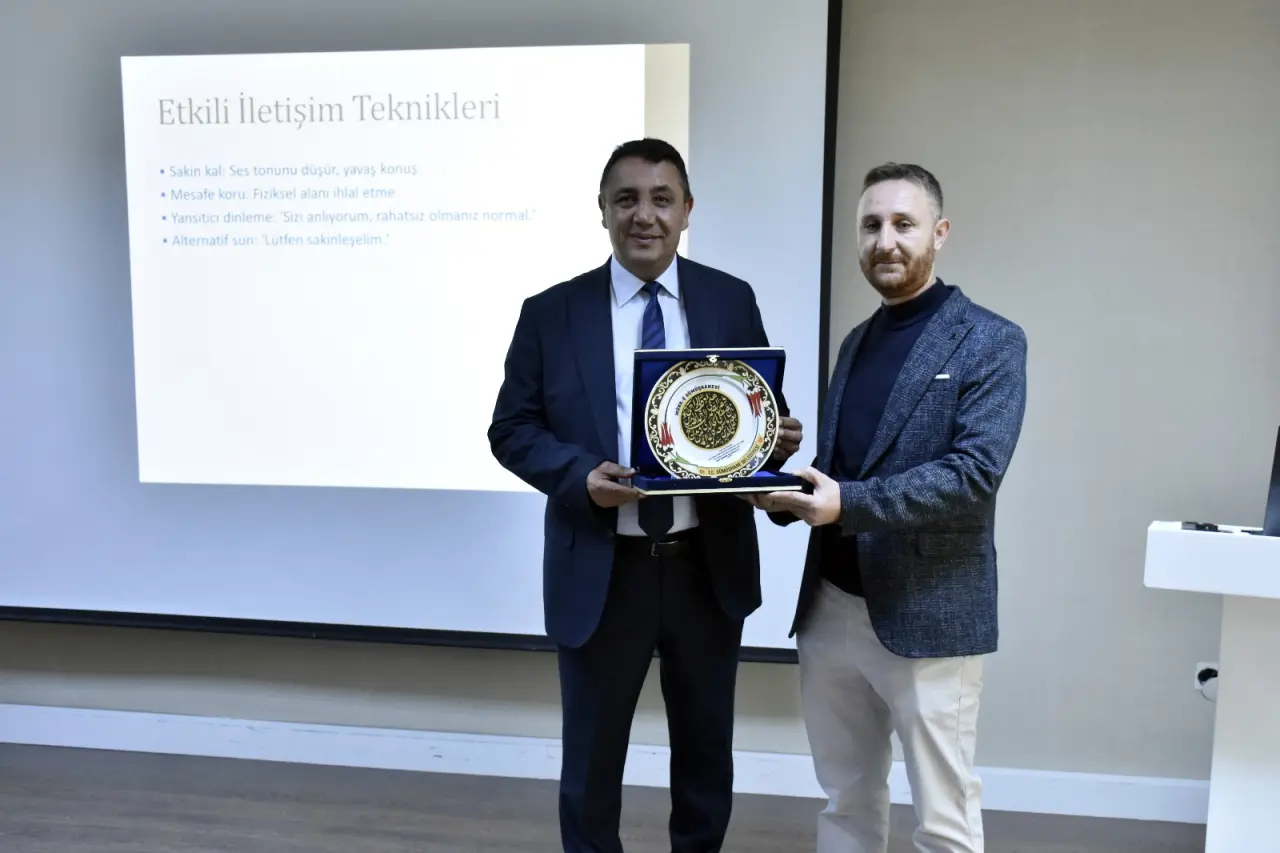 Gümüşhane Belediyesi Zabıta Personeline ‘İletişim ve Öfke Kontrolü’ Eğitimi Verildi