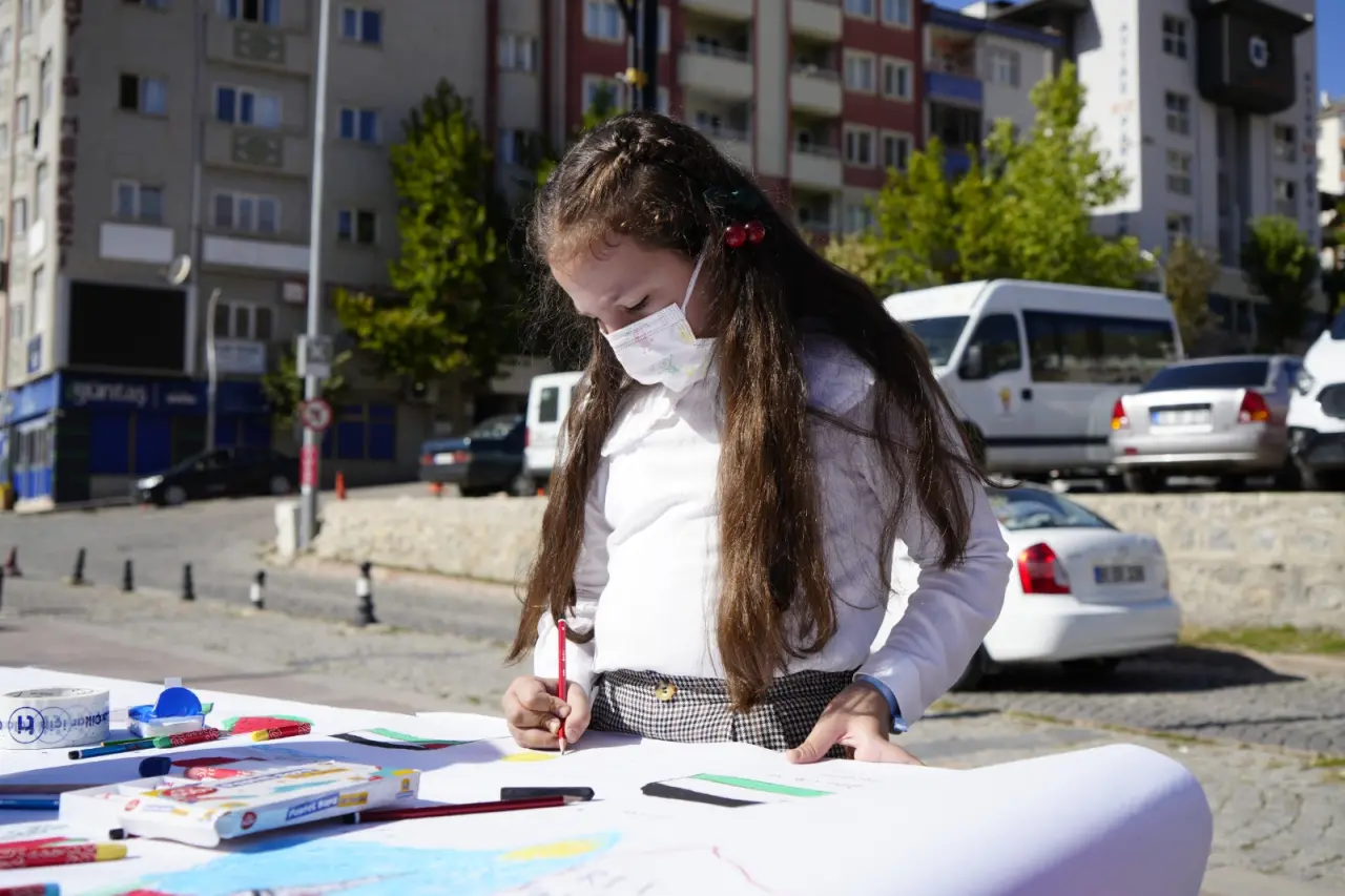 Gümüşhane’de “Filistinli Çocuklar İçin Çiz” etkinliği düzenlendi