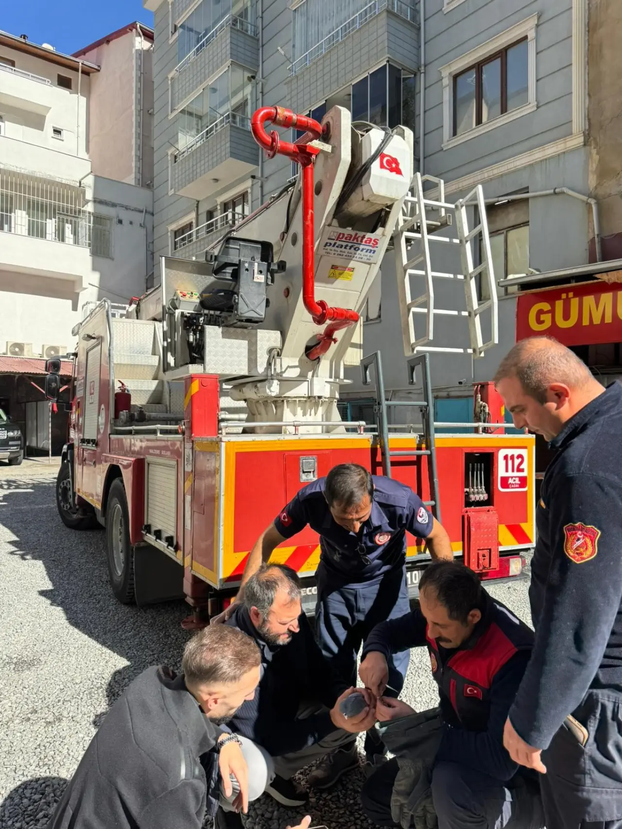 Gümüşhane’de İtfaiye çaresiz güvercin için seferber oldu