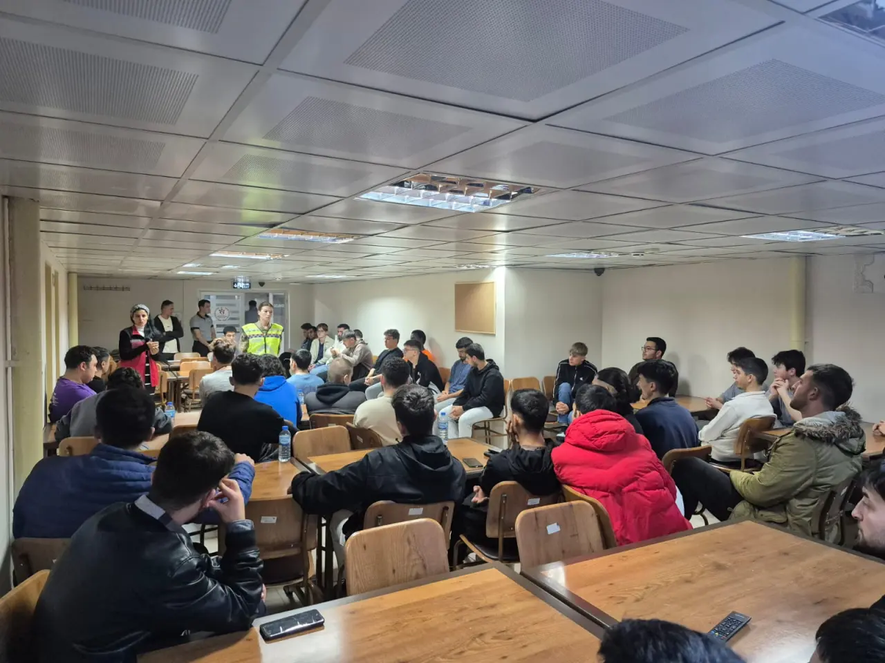 Gümüşhane’de KYK Yurtlarındaki öğrencilere KADES eğitimi