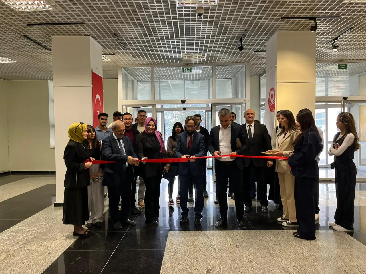 Geleceğin ressamlarından Öğretmenler Günü’ne özel sergi