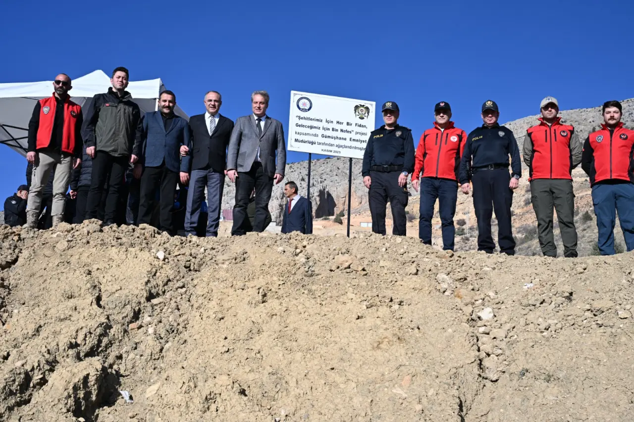 Gümüşhane Emniyetinden şehitler için 500 fidan