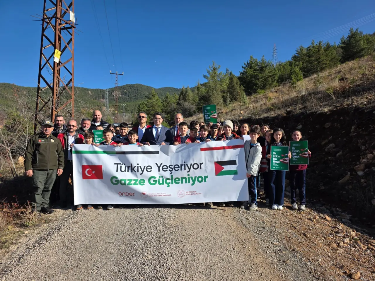 Şehitlerin aziz hatırası ve Gazze’nin umudu toprakla buluştu