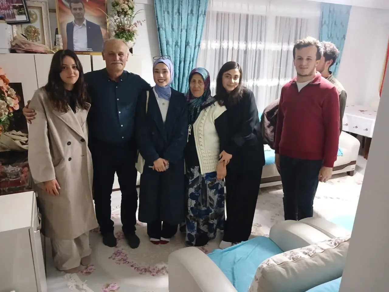 Üniversite öğrencilerinden şehit öğretmen Necmettin Yılmaz’ın ailesine ziyaret