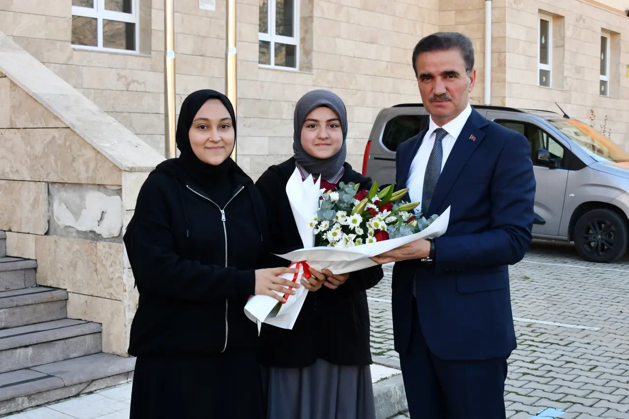 Vali Baruş’tan gençlere ‘Hedef Belirleyin’ mesajı