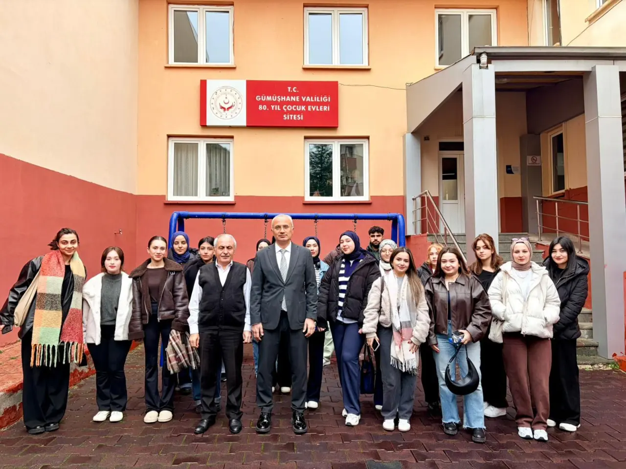 Gümüşhane’de psikoloji öğrencileri ders kitaplarından çıktı, gerçek hayatla yüzleşti!