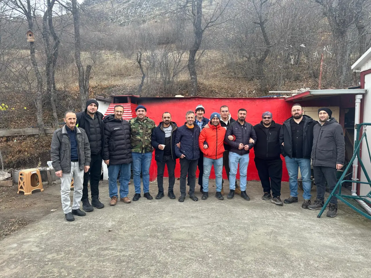 Yaydemir köyünde gençler 20 hektarlık alanda çöp topladı