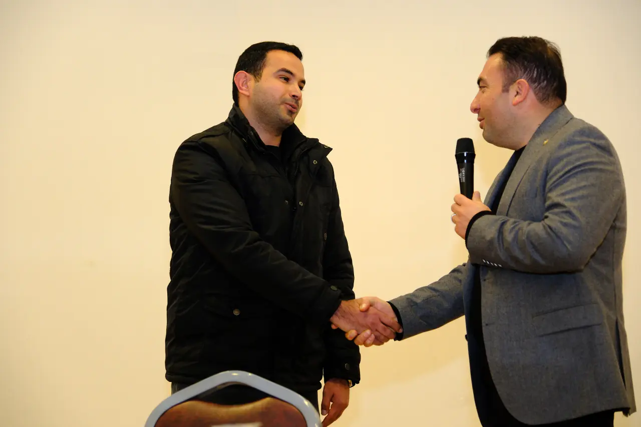 Başkan Kara kesenin ağzını açtı! Bir maaş ikramiye ve alışveriş çeki…