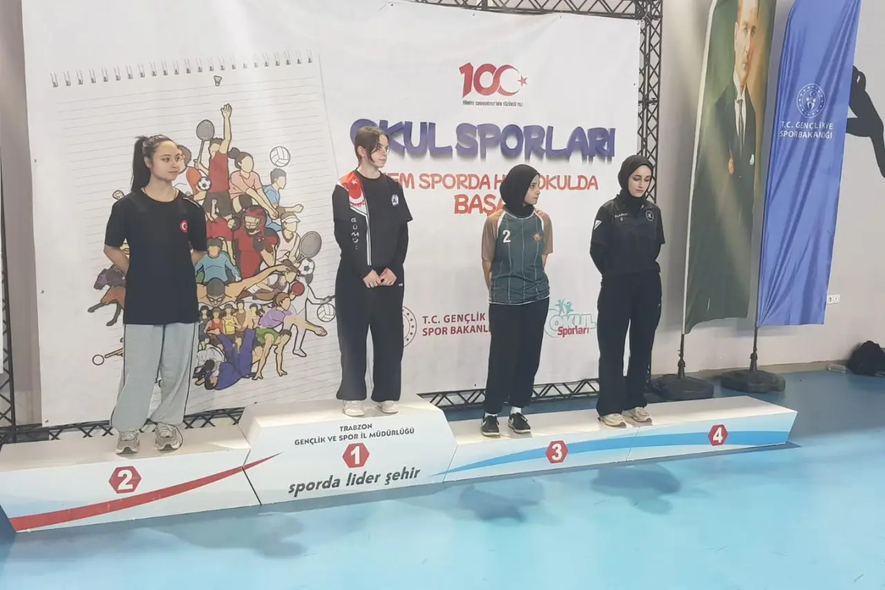 Bu gençler bir harika! Bilekleri bükülmüyor