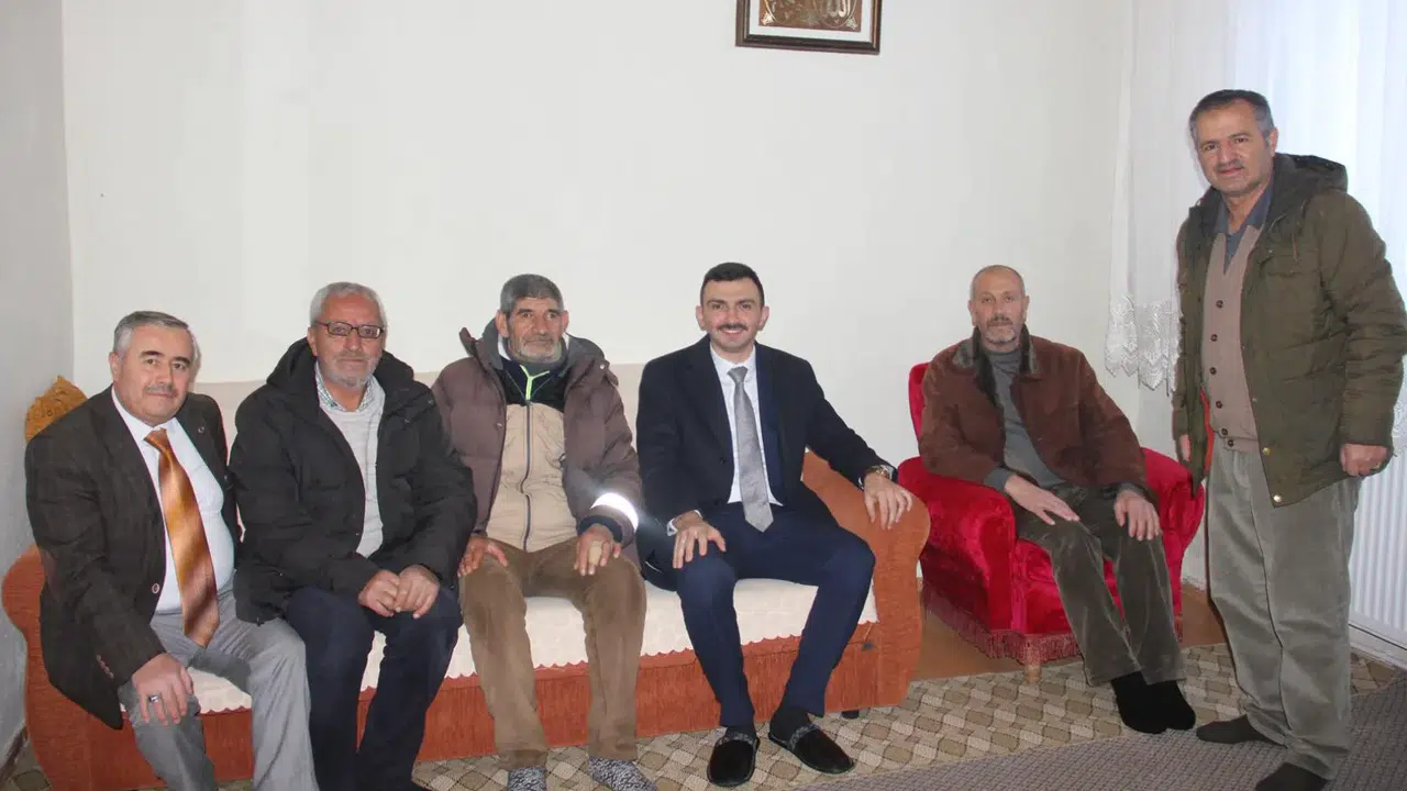 Köse’de Yalnız Yaşayan Erdem Sunay’ın Kış Çilesi Bitti! Kapısını Kaymakam Çaldı, Müjdeyi Verdi