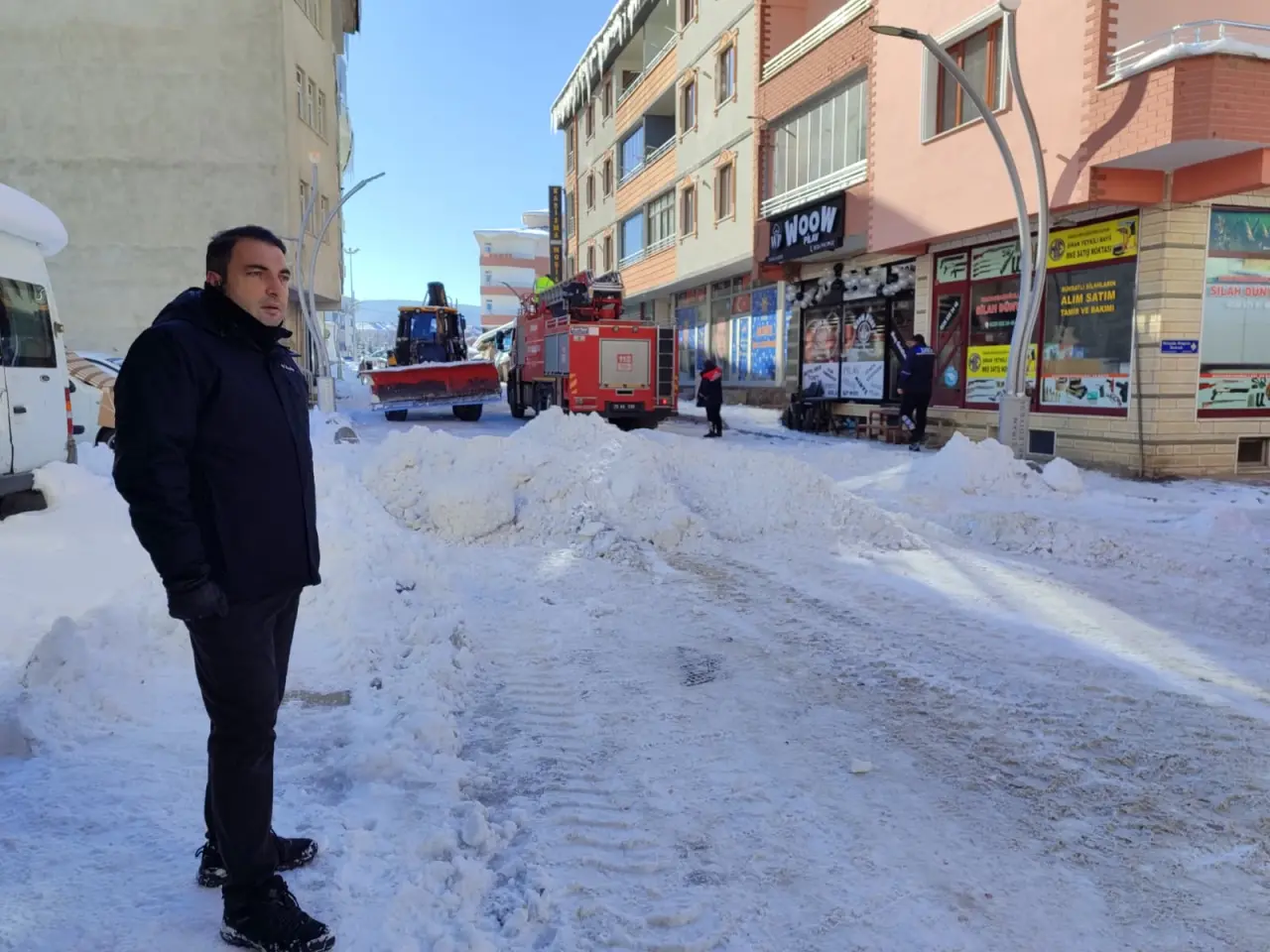 Şiran’da karla mücadele devam ediyor