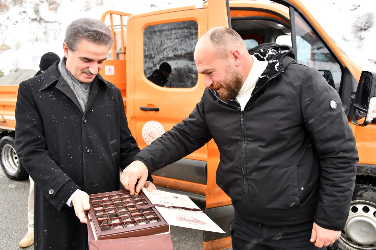Vali Baruş ekiplerle bir araya geldi