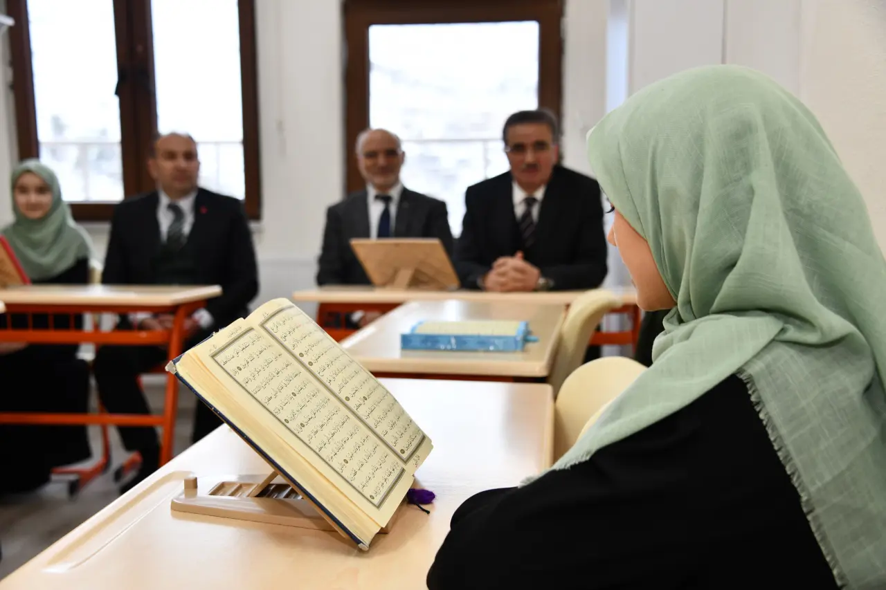 Vali Baruş’dan Genç Hafız adaylarına moral ziyareti