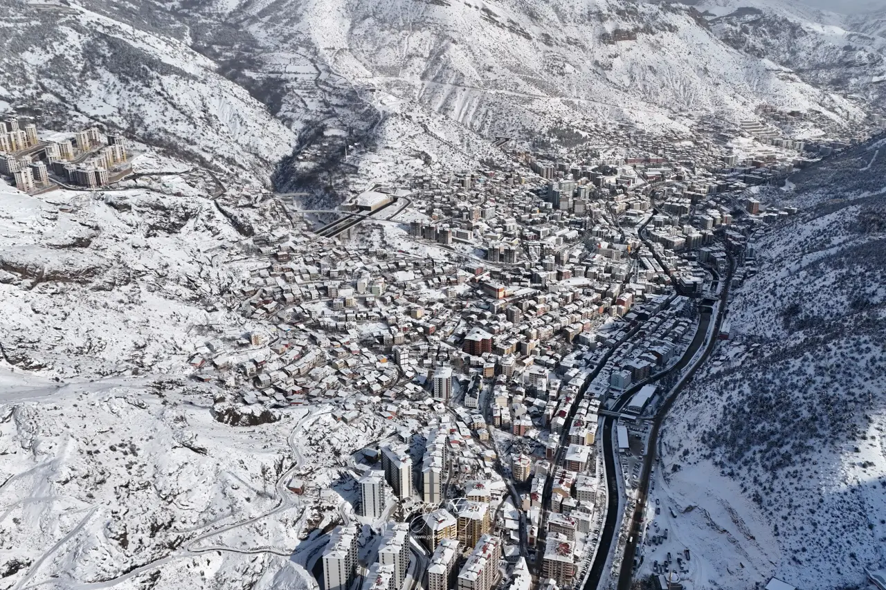 Zirveler ve Tarih Beyaza Büründü