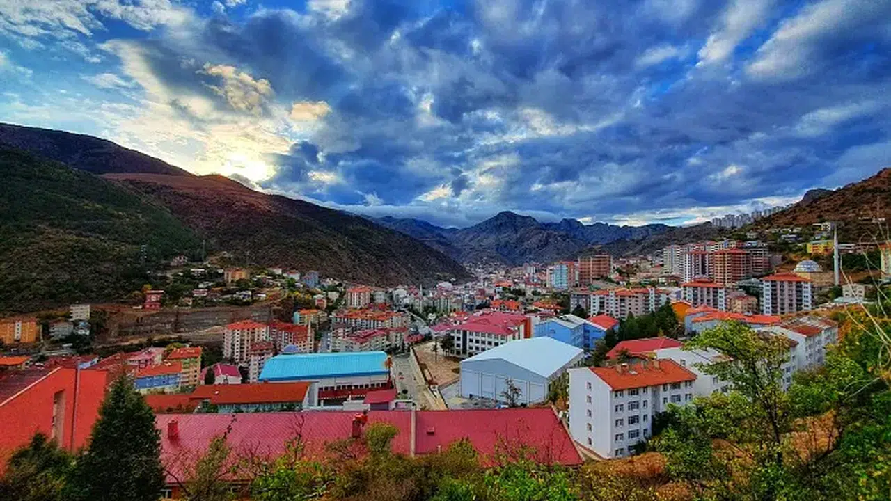 Bahçeli Beldesi İlçe Merkezlerini Geride Bıraktı