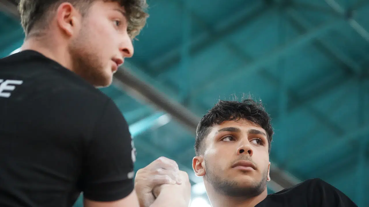 Gümüşhane’de Okul Sporları Bilek Güreşi Grup Müsabakaları Tamamlandı