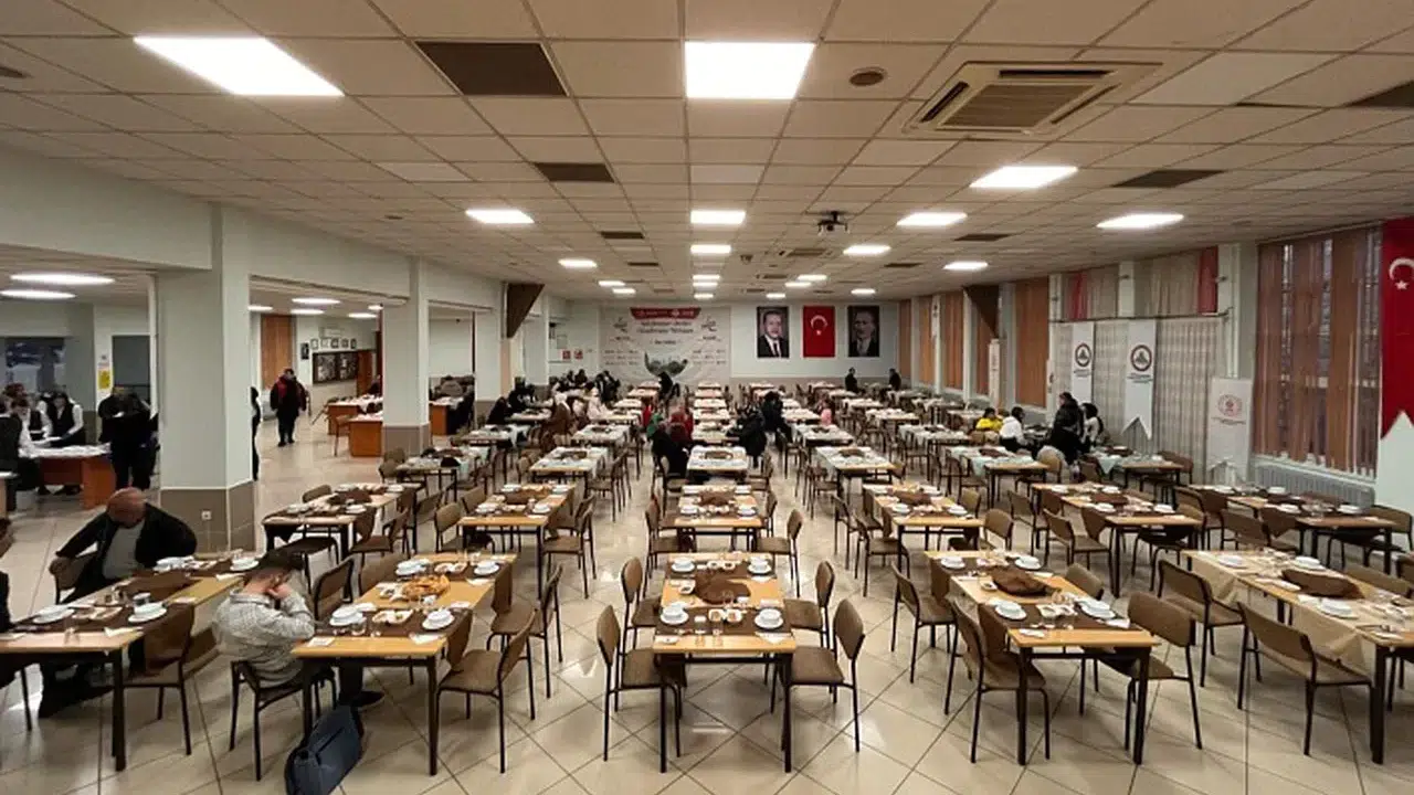 Gümüşhane’de bu yıl da iftar çadırı değil, ‘Restoran konforu’ var