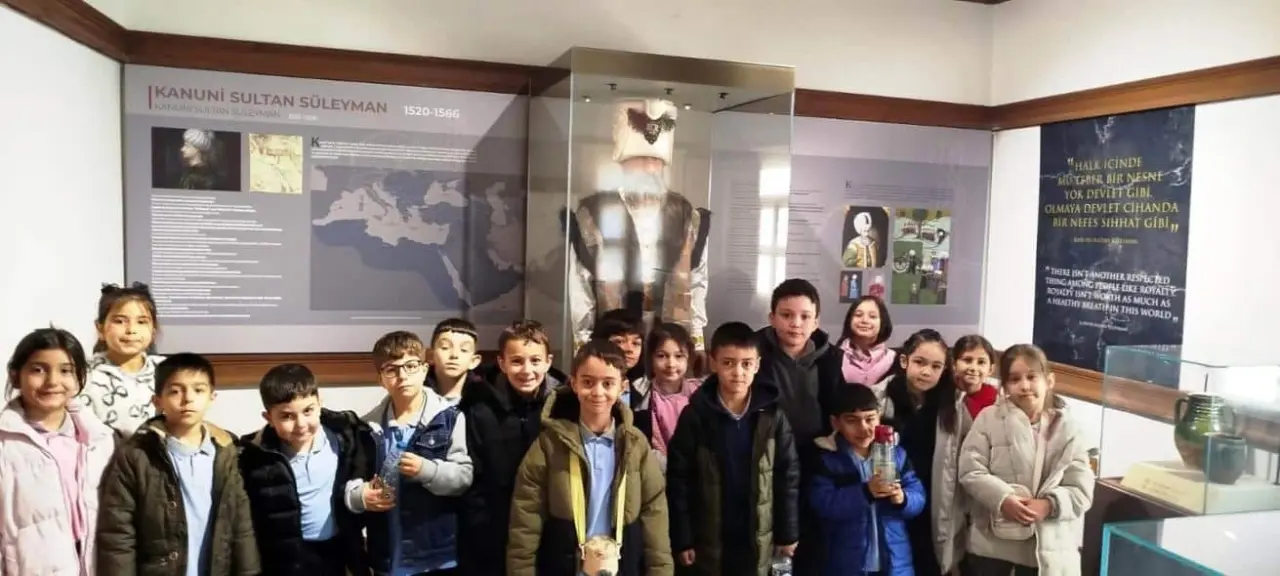 Gümüşhaneli minikler tarihin kalbinde: Müzede Hayat Bilgisi dersi