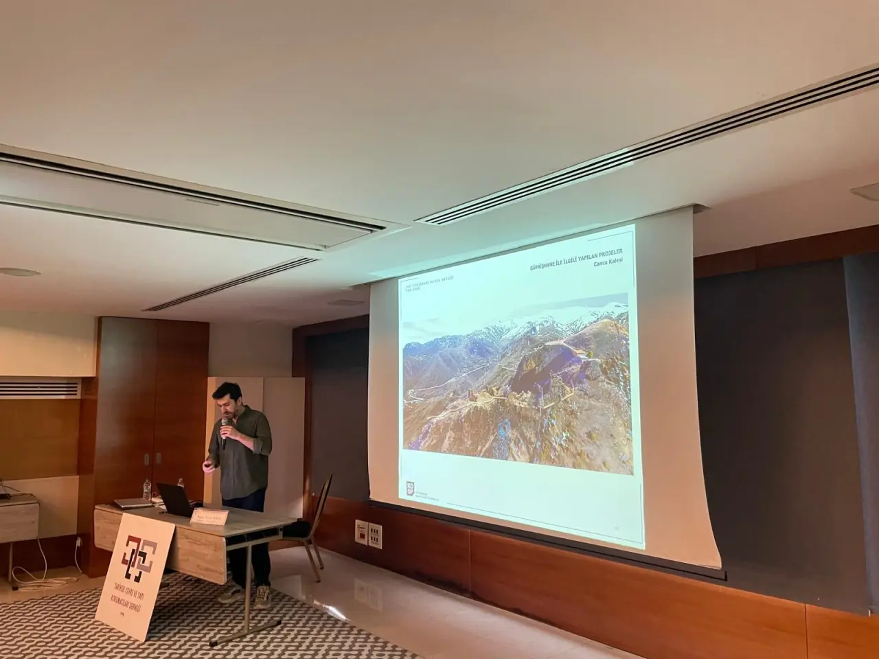 Mimar Burak Dolu’dan Eski Gümüşhane Konferansı