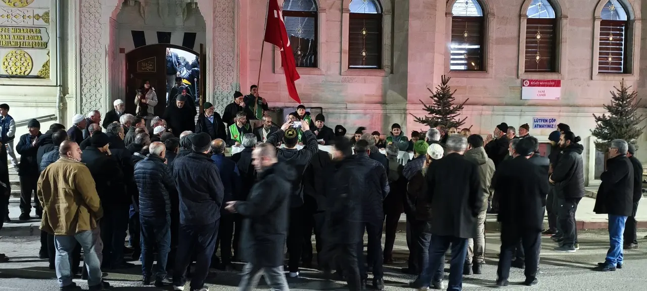 Akdeniz Size Mezar Olacak! Kelkit’te teravih çıkışı Siyonizme sert muhtıra