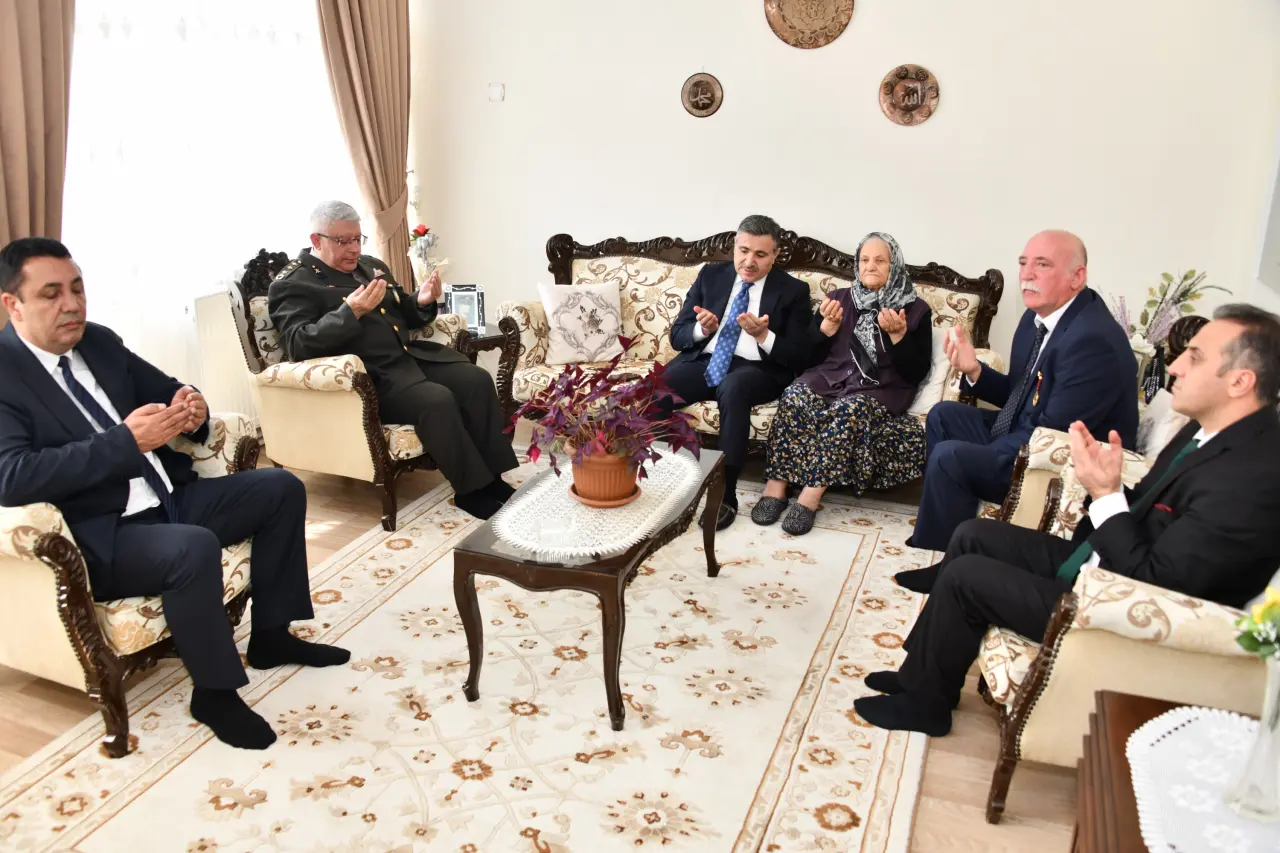 Gümüşhane’de 18 Mart Şehitleri Anma Günü ve Çanakkale Zaferi Programı Düzenlendi