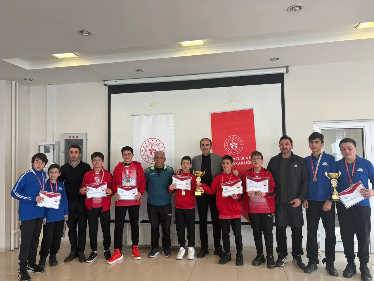 Gümüşhane’de Okul Sporları Satranç İl Birinciliği Müsabakaları Tamamlandı