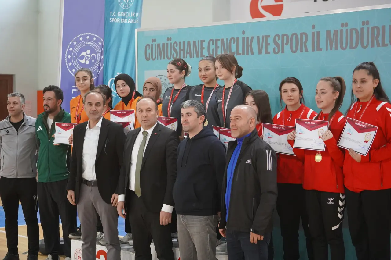 Raketler Gümüşhane’de Konuştu: Bölge Şampiyonları Belli Oldu