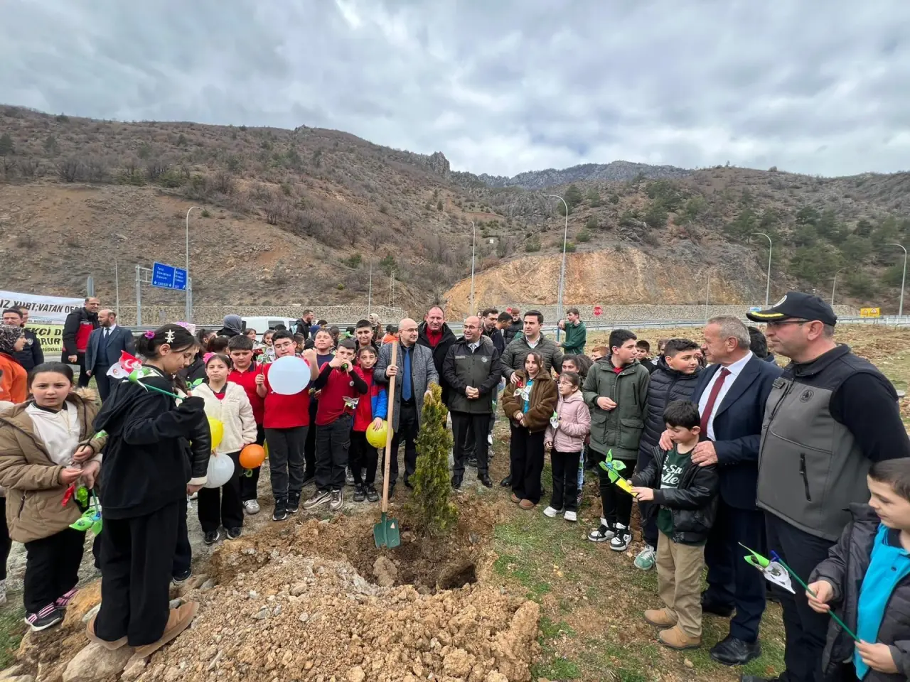 Torul’da Eğitime Yeşil Dokunuş: ÇEDES Hatıra Ormanı Kuruldu