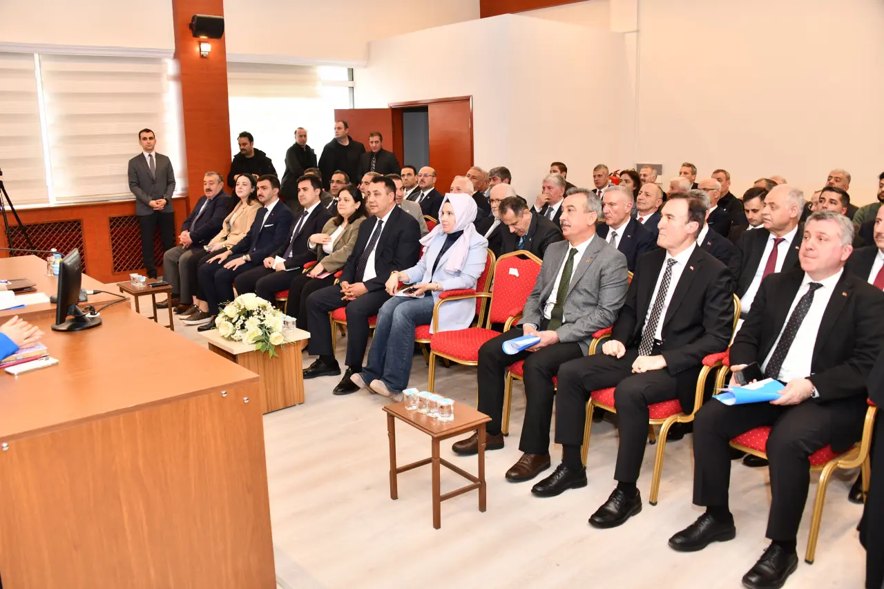 Erhan Paşa Gümüşhane’den Seslendi: Kendi Göbeğimizi Kendimiz Keseceğiz