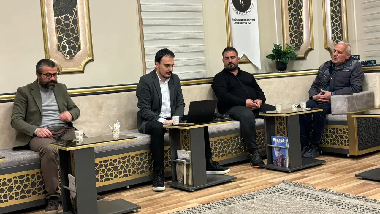 Ferrari Neden Reklam Yapmaz? Doç. Dr. Ersin Diker Reklam Dünyasının Sırlarını Gümüşhane’de Anlattı