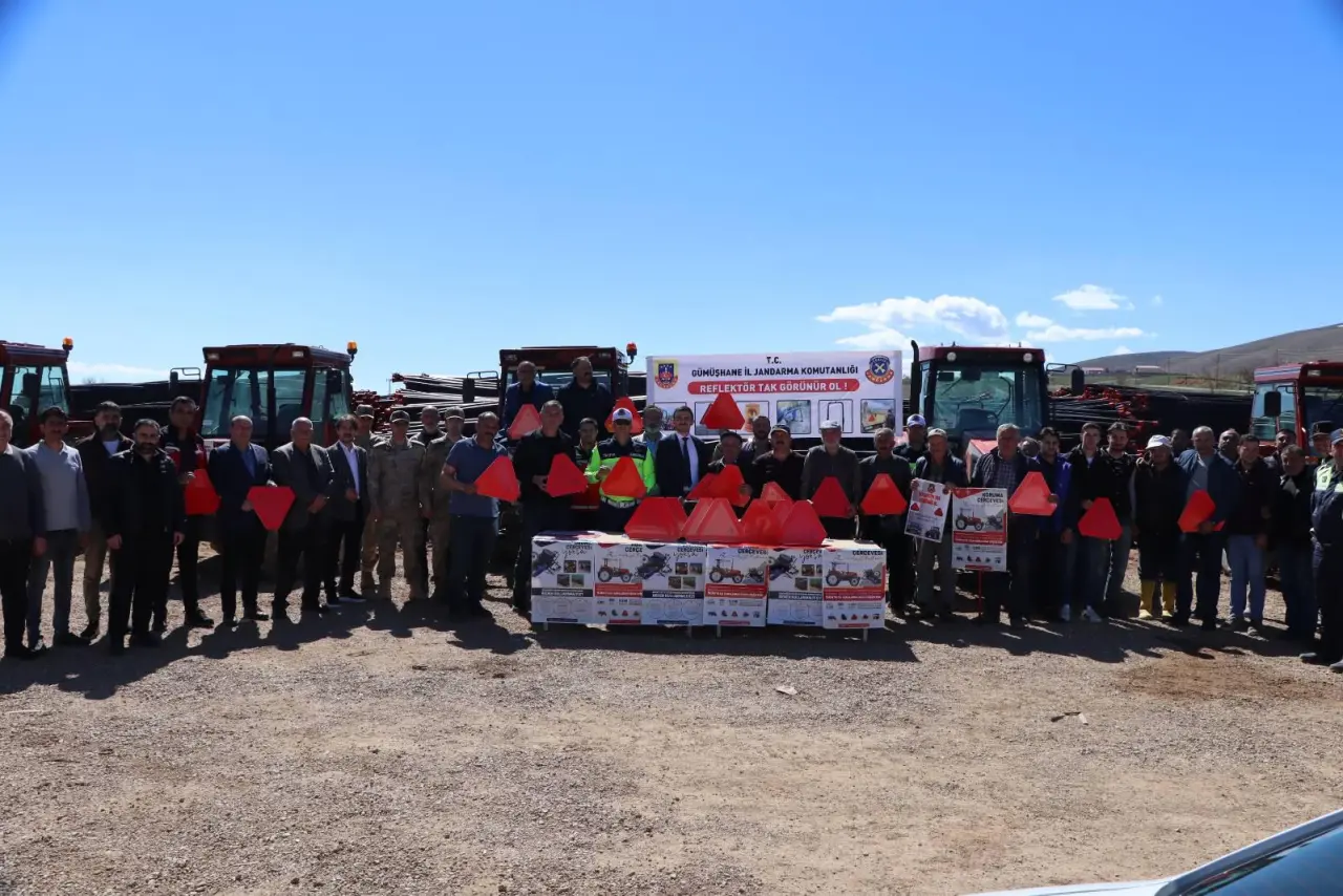 Gümüşhane İl Jandarma Komutanlığı’ndan Çiftçilere Trafik Güvenliği Eğitimi