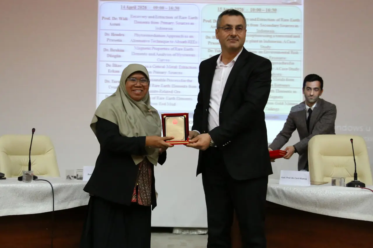 Gümüşhane Üniversitesi’nde Uluslararası Katılımlı ‘Kritik Metaller’ Paneli Düzenlendi