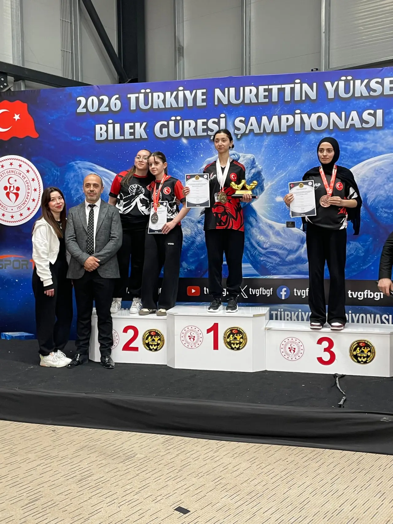 Gümüşhaneli bilek güreşçileri Yalova’da tarih yazdı: 18 Madalya, 2 Kupa!