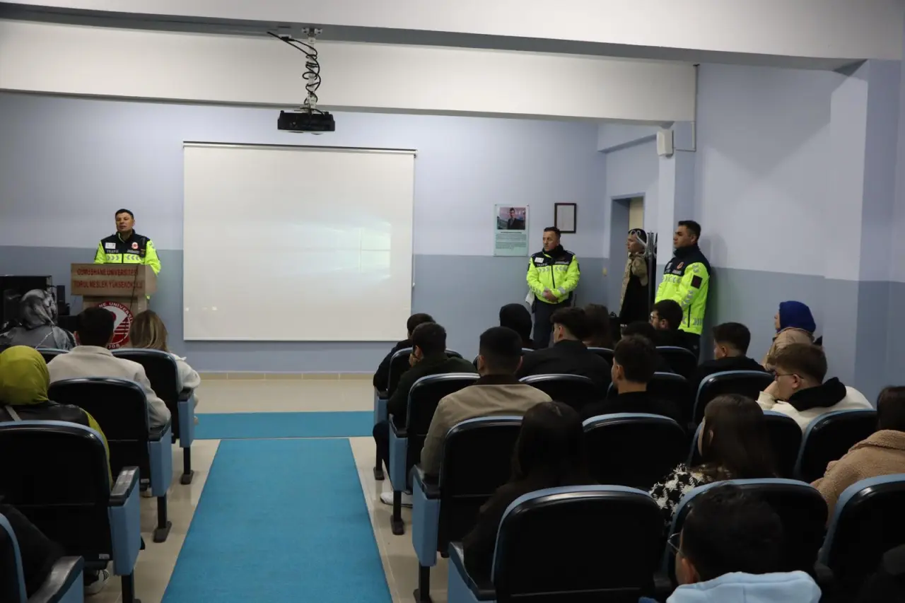 İl Jandarma Komutanlığı’ndan Üniversite Gençliğine Bilgilendirme Seferberliği
