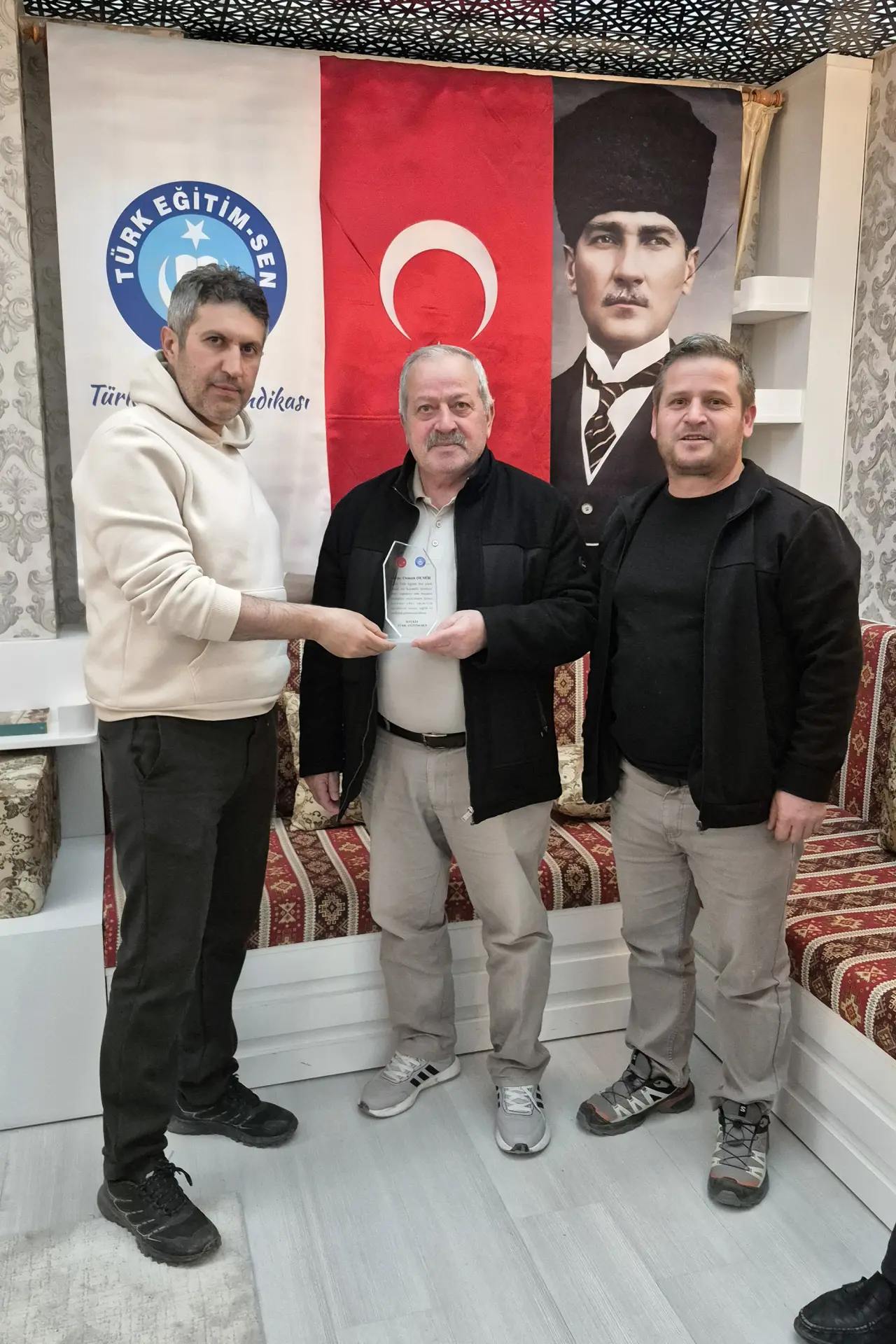 Kelkit Türk Eğitim-Sen’den emekli eğitimcilere anlamlı vefa