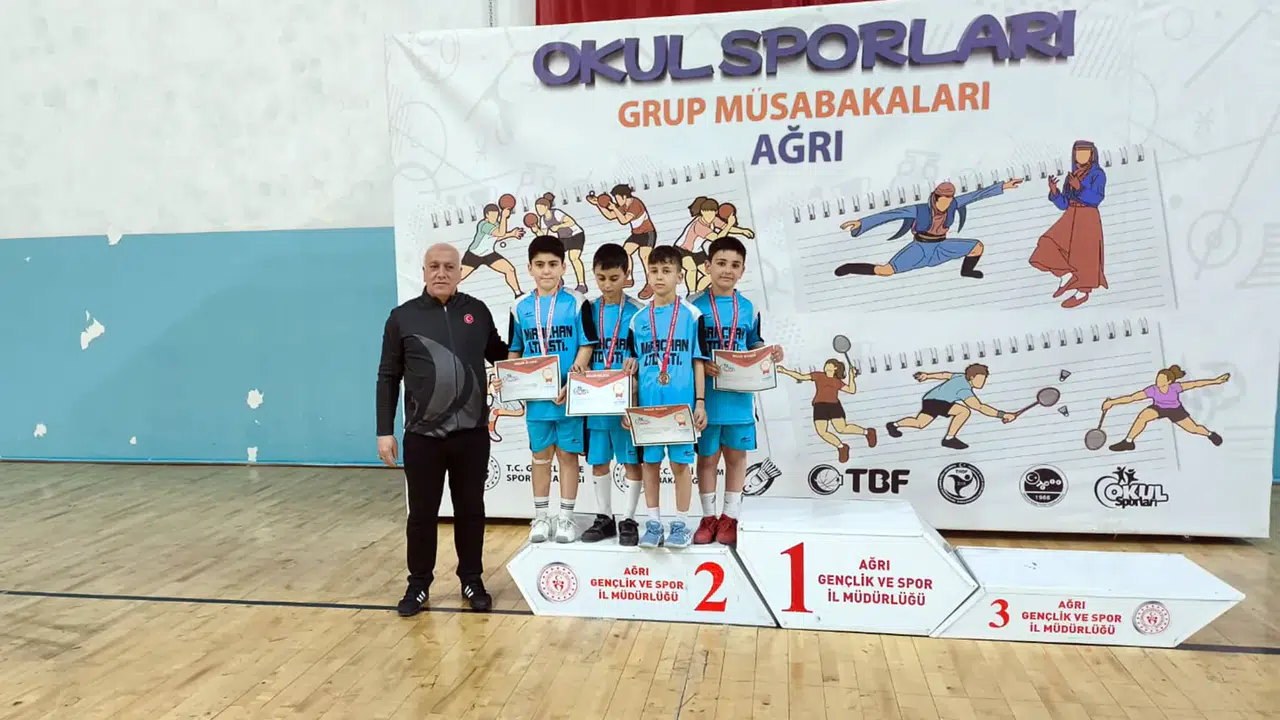 Badminton Takımımız Türkiye Finallerine Yükseldi