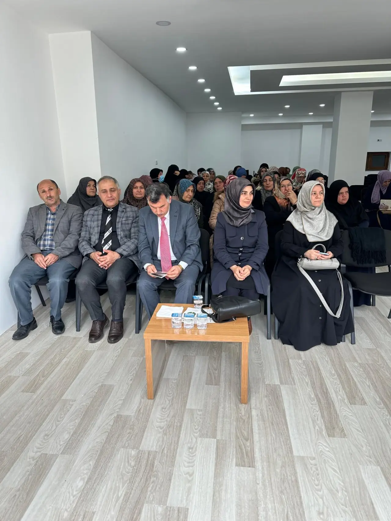 Gümüşhane İl Müftülüğü Kadınlara Yönelik Dijital Dünyada Aile ve Çocuk Konferansı Düzenledi
