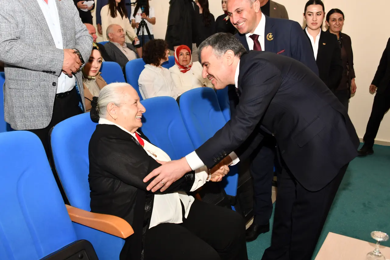 Kazım Karabekir’in kızı Timsal Karabekir gençlerle buluştu