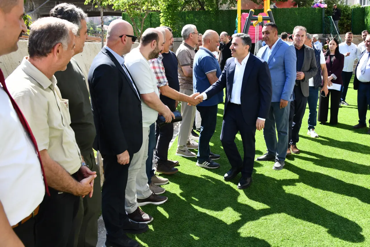 Gümüşhane’de Neşeli Kalpler Kreş ve Gündüz Bakımevi Törenle Açıldı