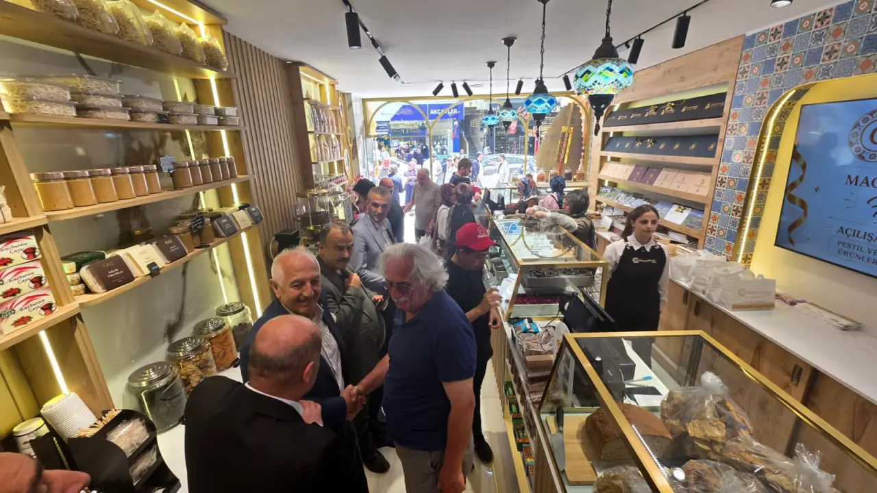 Gümüşhaneden.com mağazası Atatürk Caddesi’nde törenle açıldı