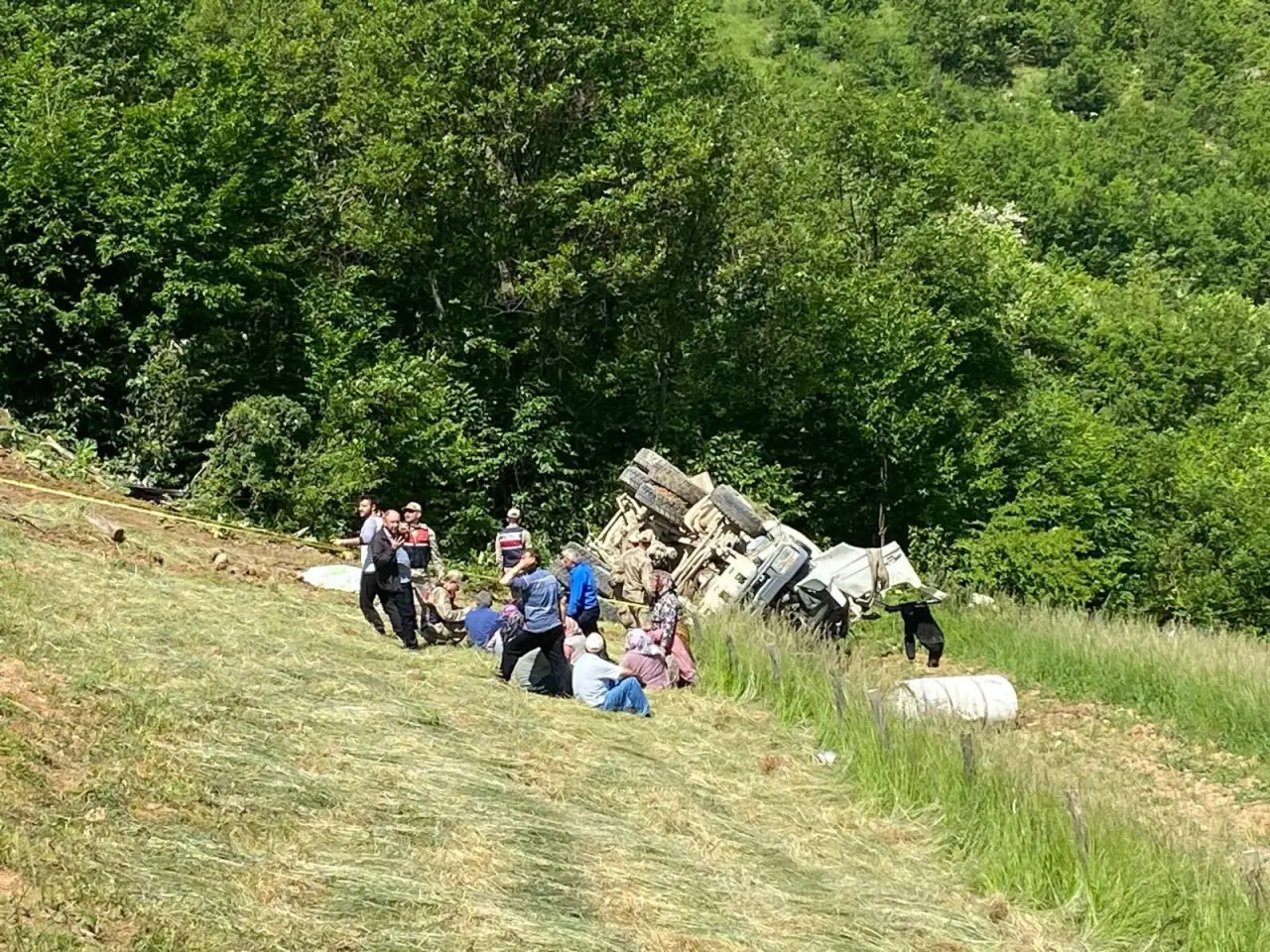 Kürtün’de beton mikseri 150 metrelik yamaçtan yuvarlandı: 2 ölü, 1 yaralı