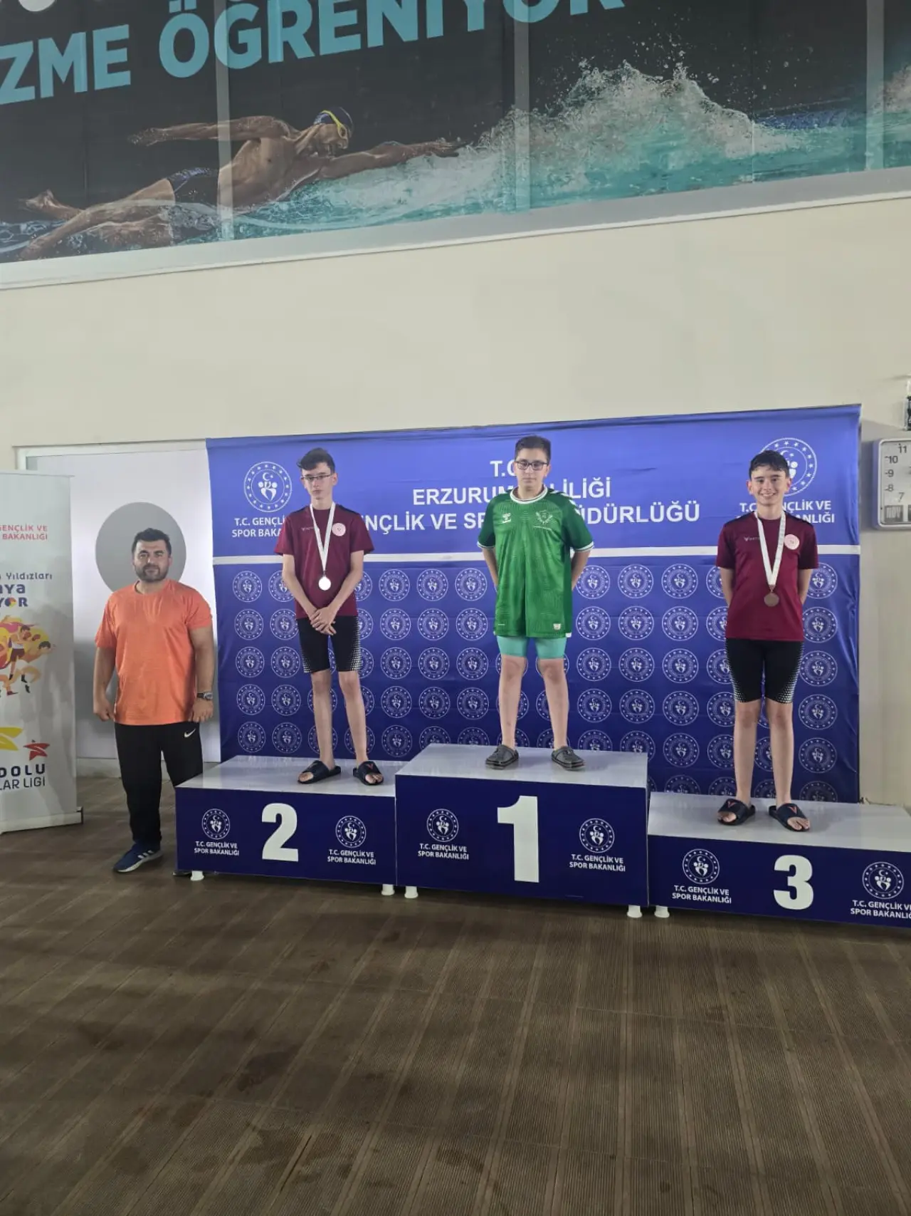 Erzurum Olimpik Havuzunda Gümüşhane Rüzgarı: Madalyaları Toplayıp Döndüler!