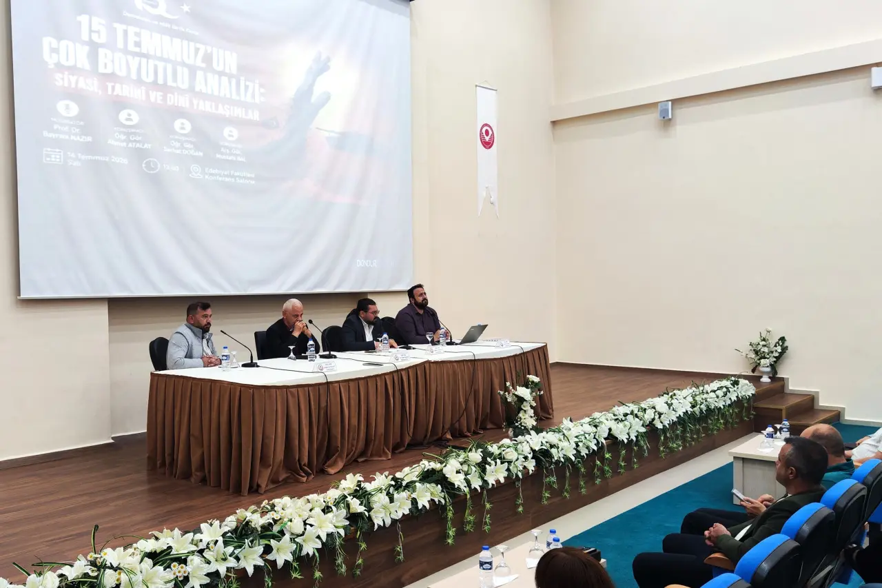 Gümüşhane Üniversitesinde Çok Boyutlu 15 Temmuz Paneli Düzenlendi
